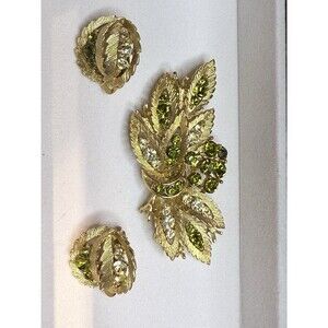 RARE - Vintage Lisner Brooch & Earrings Set Emerald & Green Crystals Gold Tone